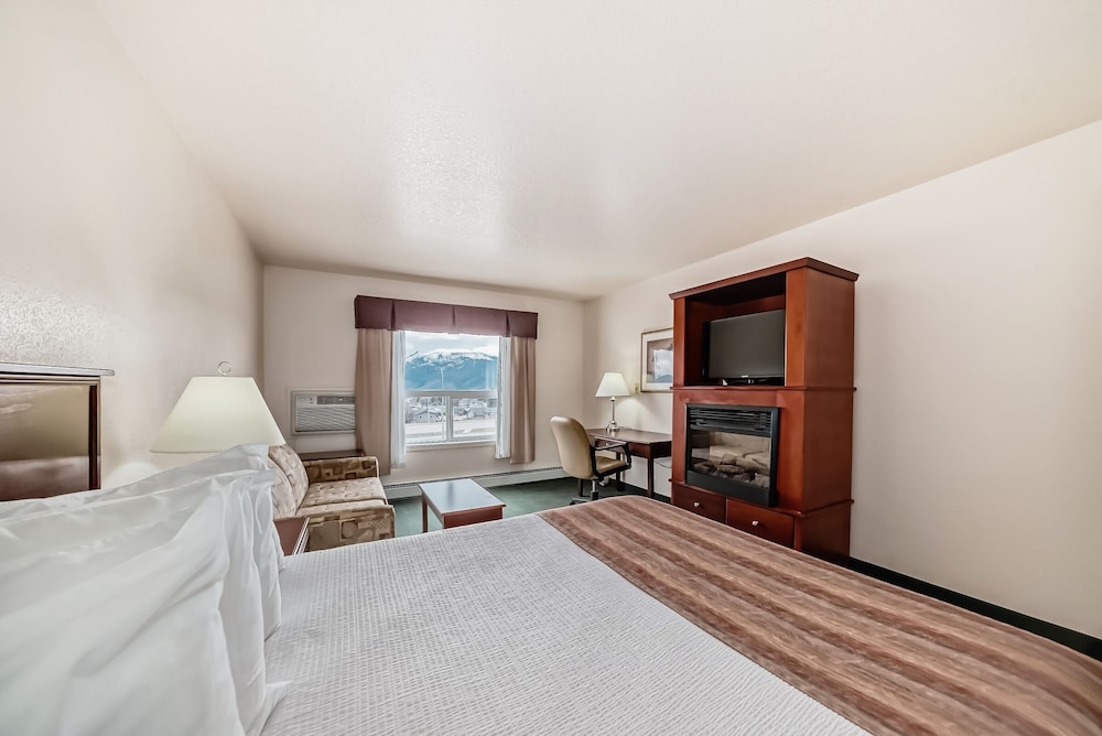 Grande Cache Inn and Suites 16/46
