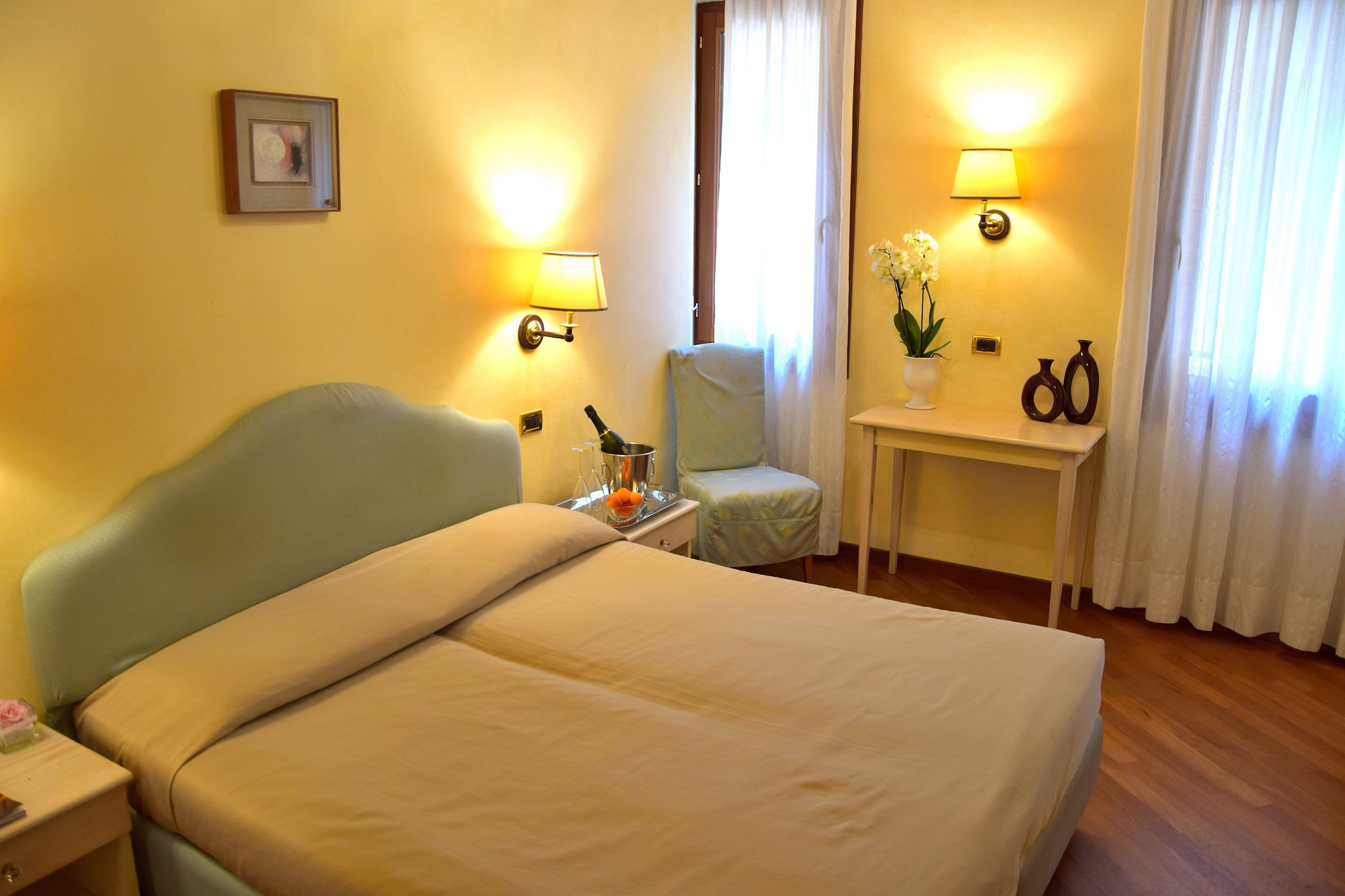 Standard, Double or Twin Bed