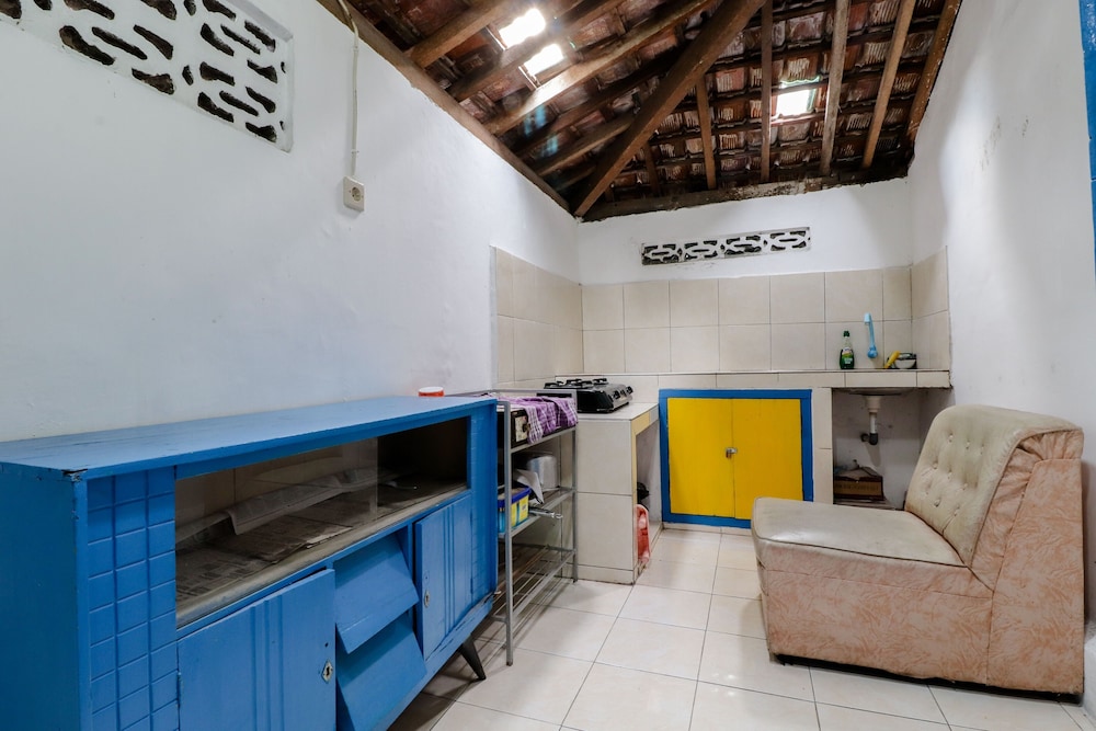 Homestay Ndalem Soewondo by ZUZU 18/22