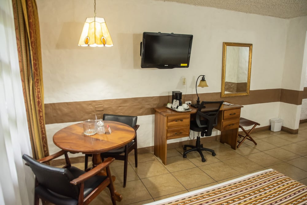 Hotel Aeropuerto 33/50