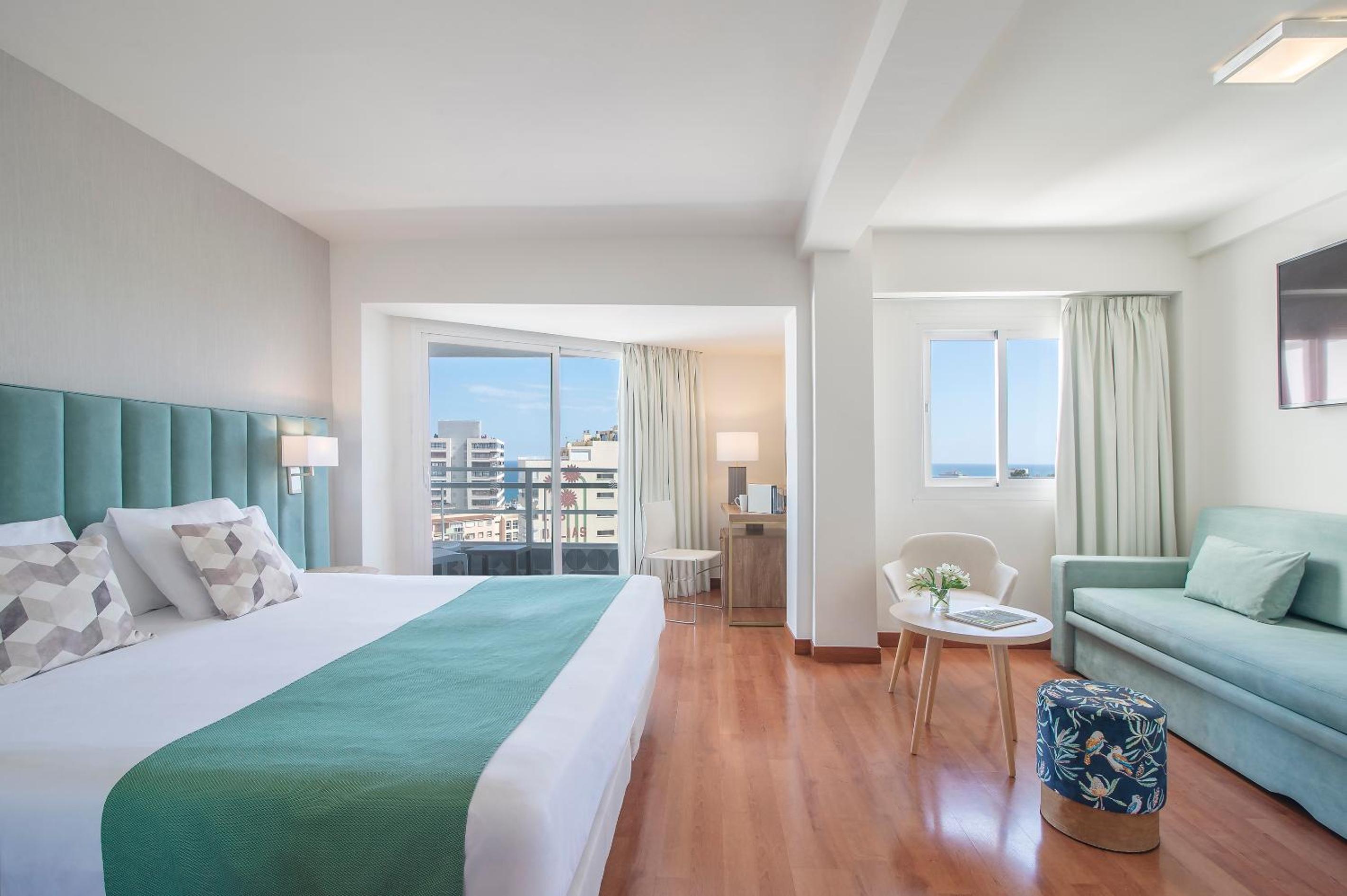 Standard, Double or Twin Bed, Pool View, Balcony