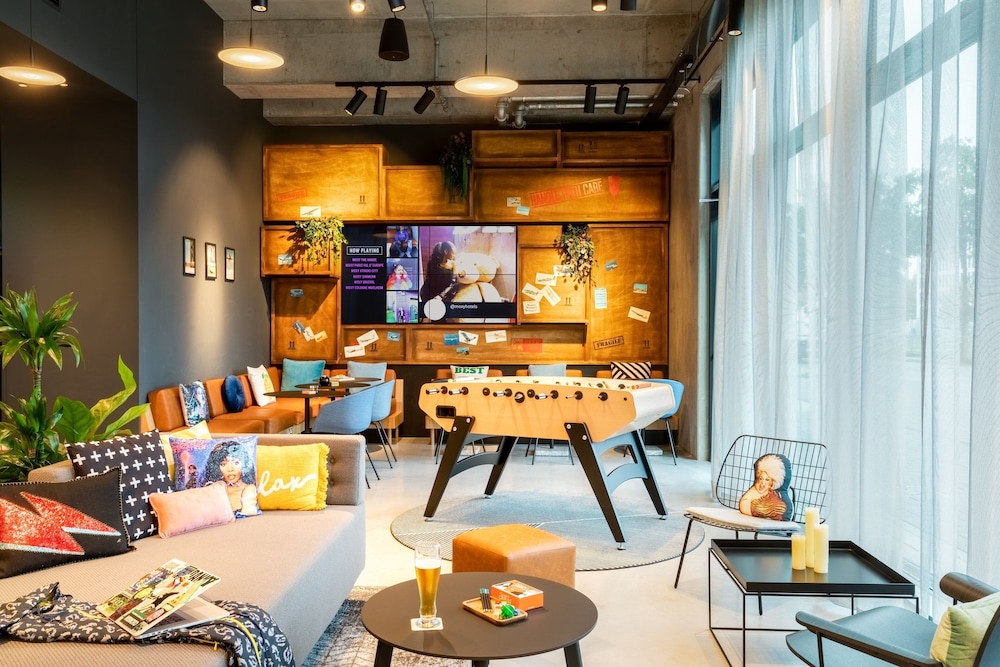 Moxy Berlin Airport 15/19