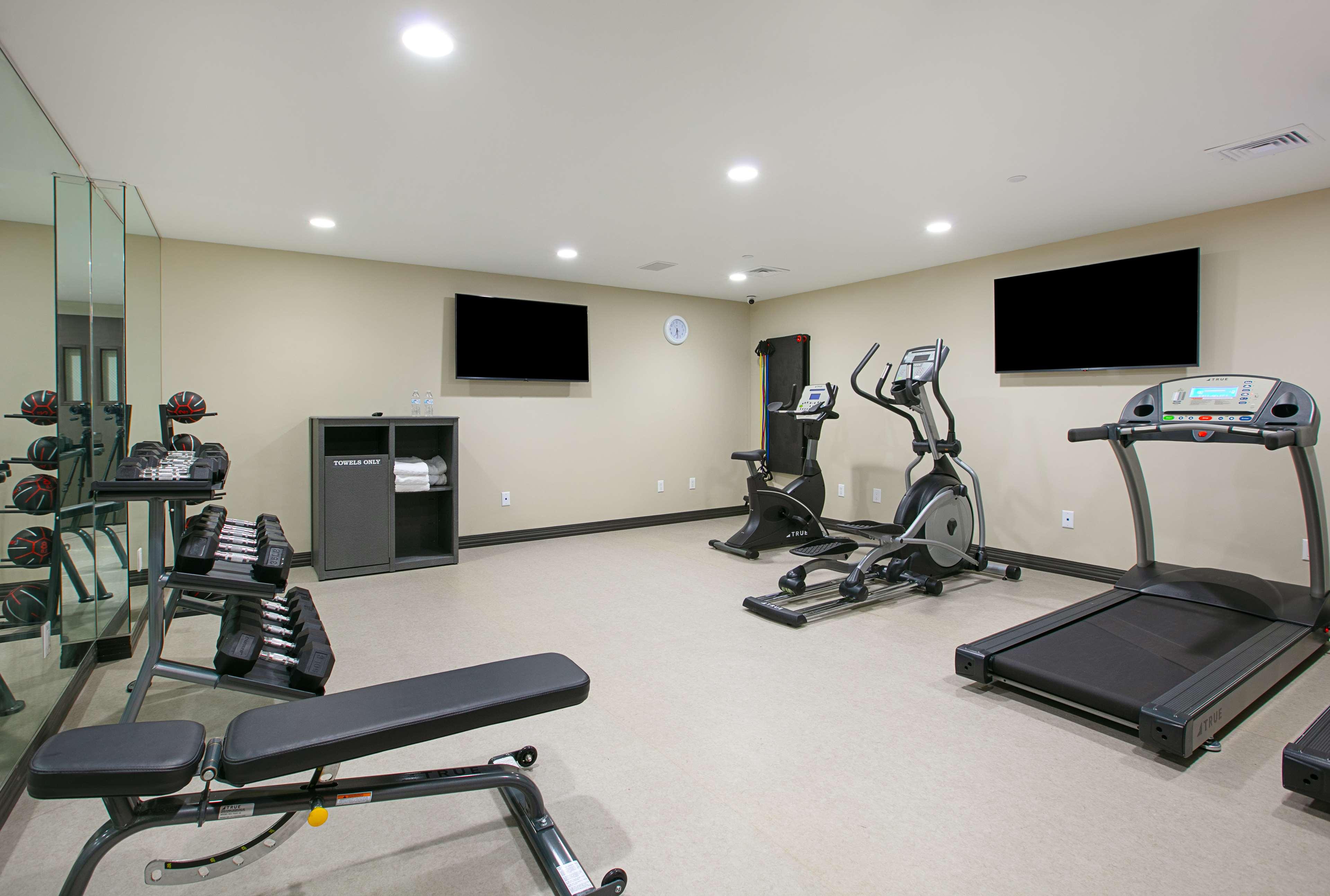 Executive Residency Bronx 19/36