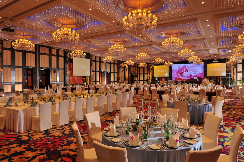 Chateau Star River Guangzhou Hotel 59/74