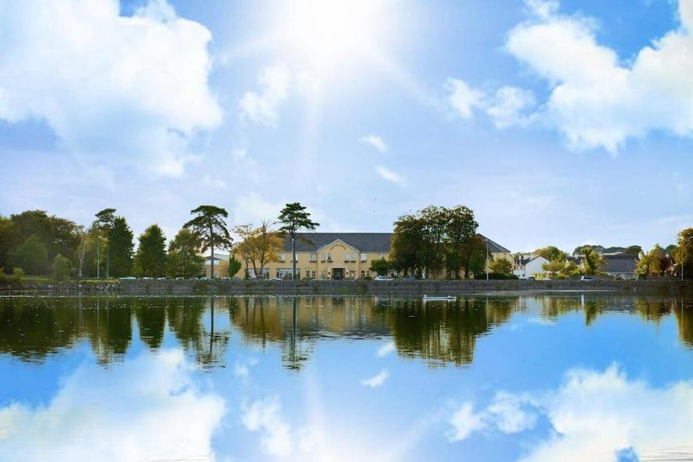 The Park Hotel Leisure Centre 36/46