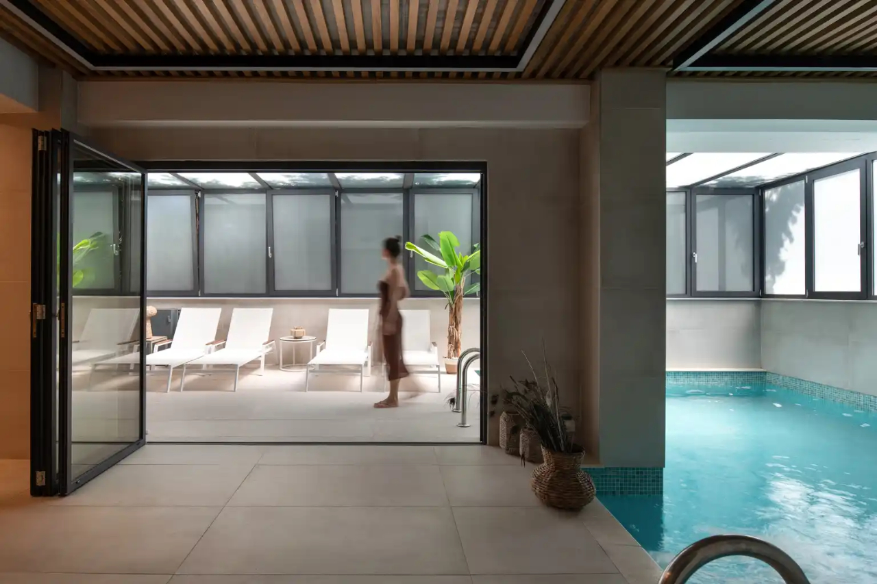 The Oak Hotel 68/101