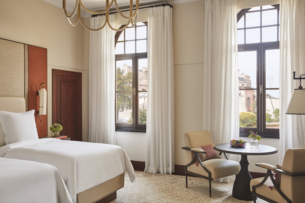 PREMIER, TWIN BEDS