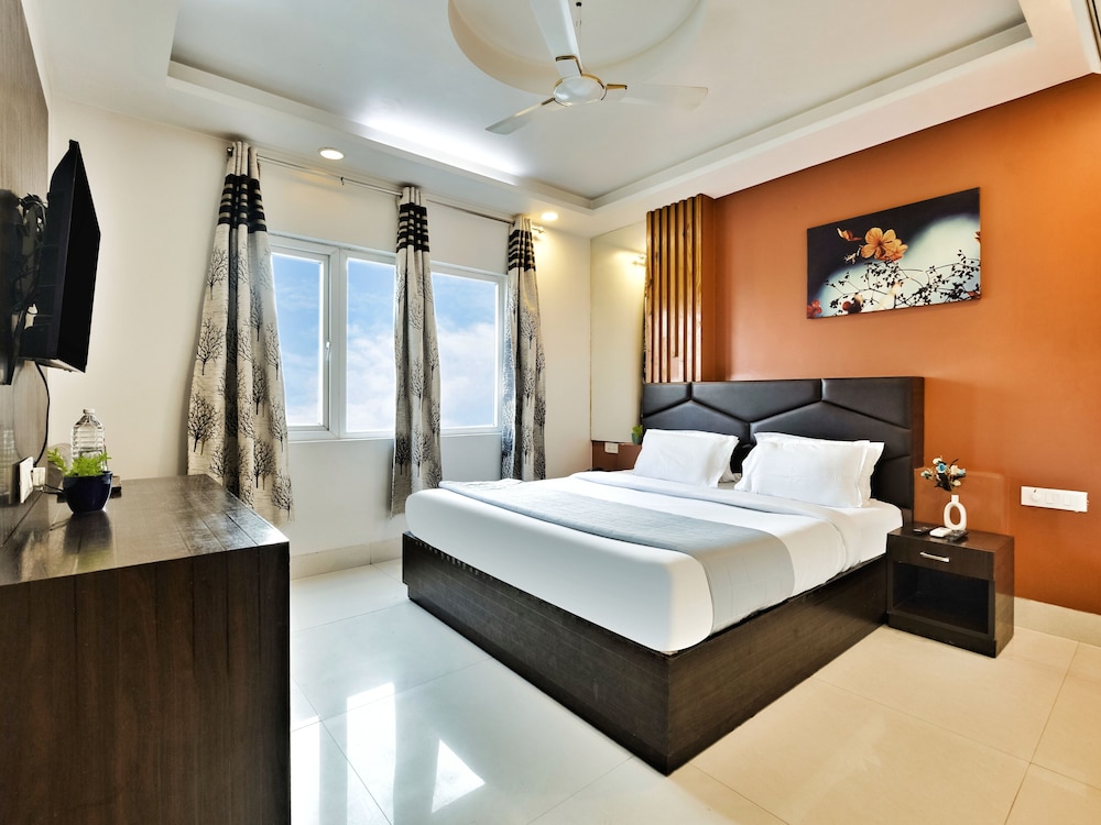 DELUXE, DOUBLE BED