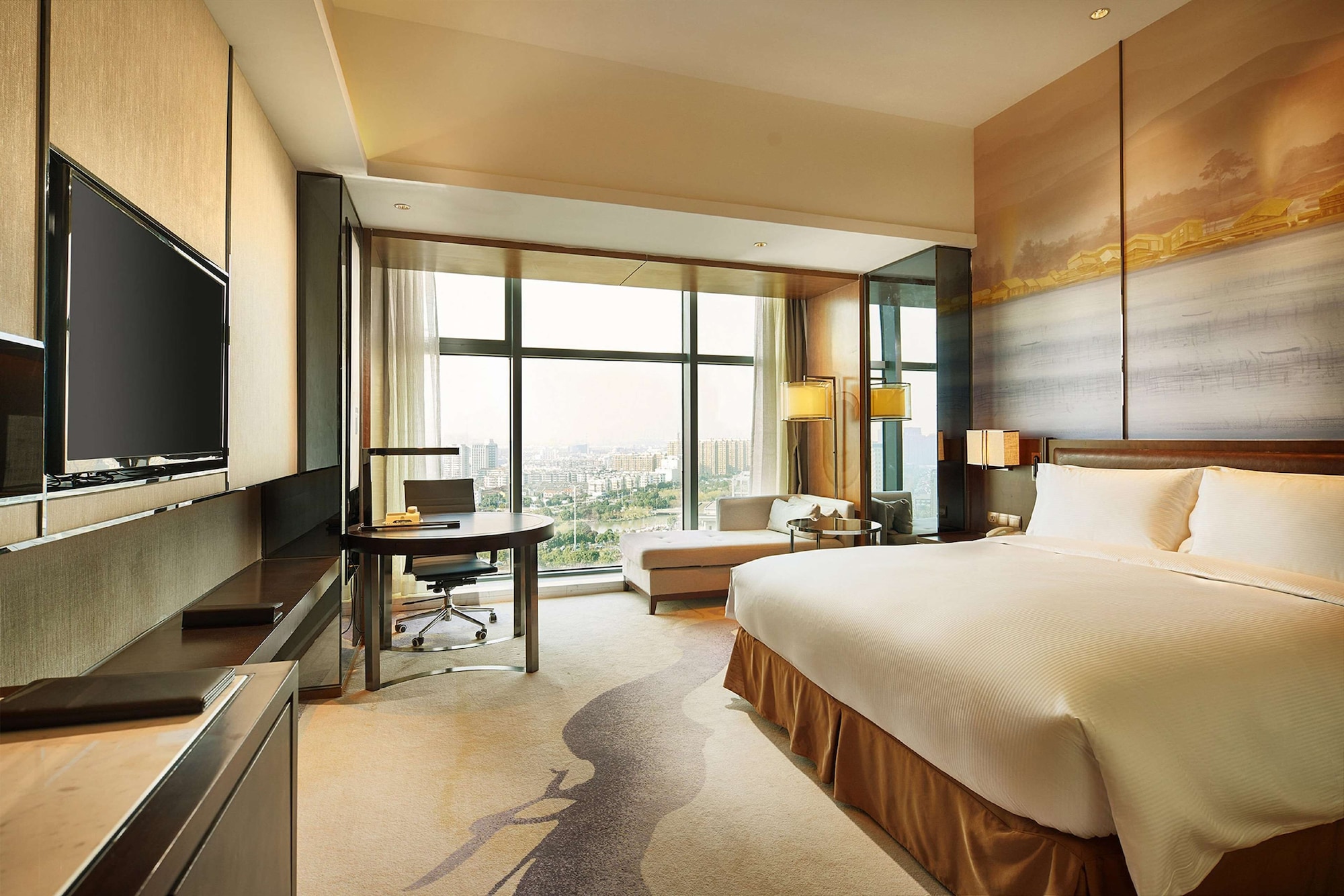 DELUXE, KING BED, GARDEN VIEW