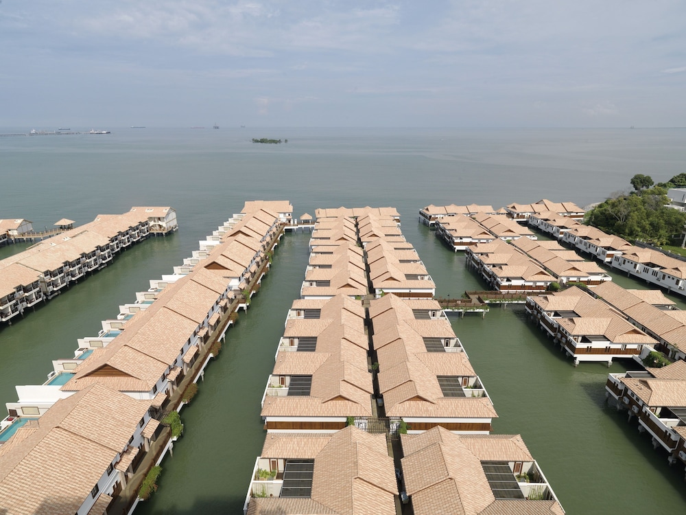 Grand Lexis Port Dickson 37/50