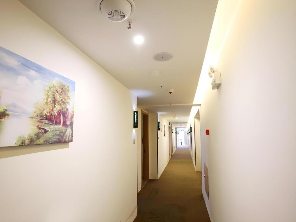GreenTree Inn Xuancheng Jingxian Wannan First Street Express Hotel 32/52