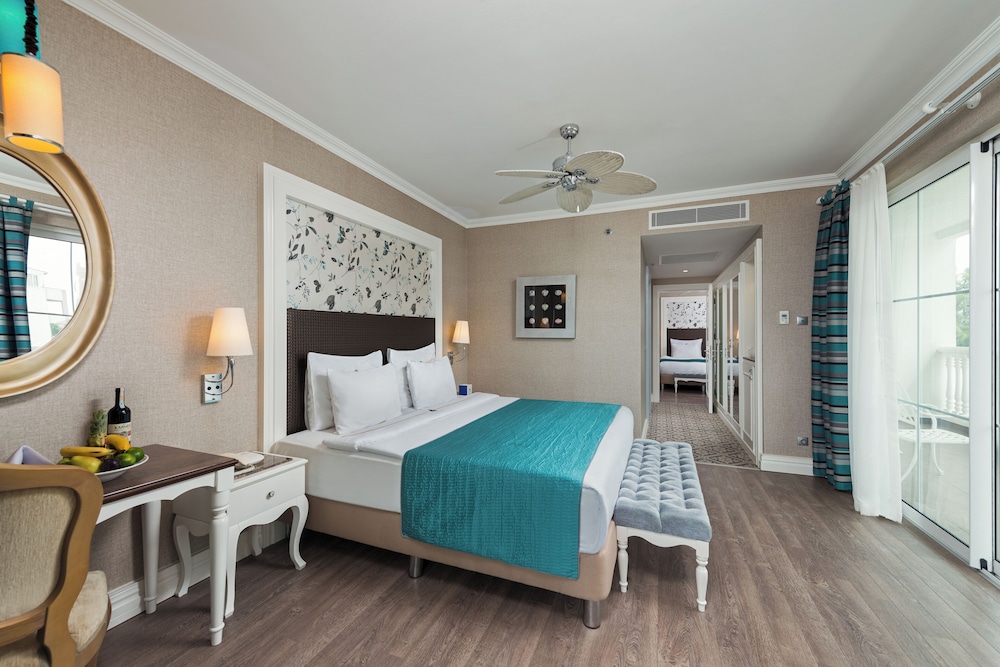 Rubi Platinum Spa Resort and Suites 30/72