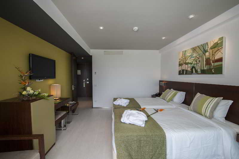 Standard, Double or Twin Bed