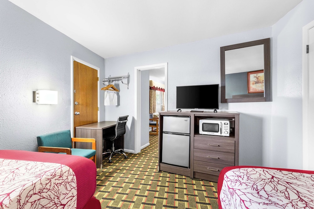 Plus, Single Bed، Americas Best Value Inn Belleville 4/6