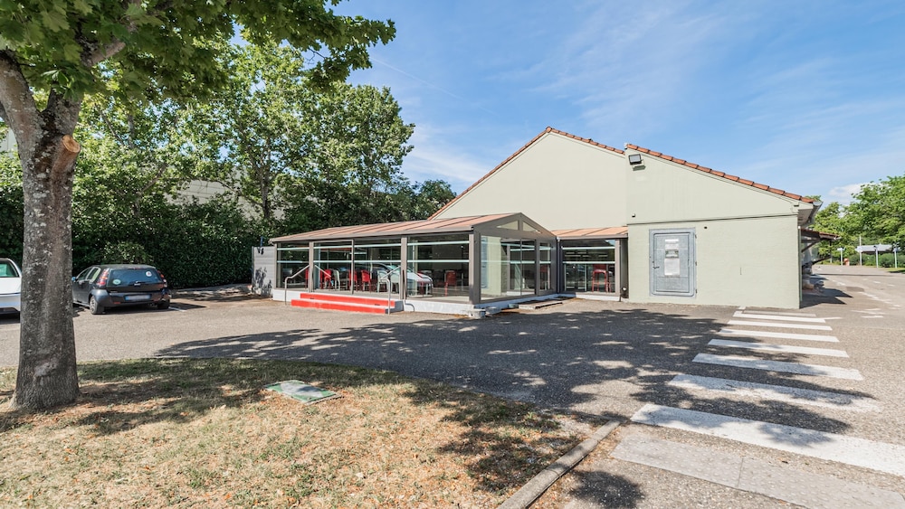 CAMPANILE COLMAR Parc des Expositions 67/72