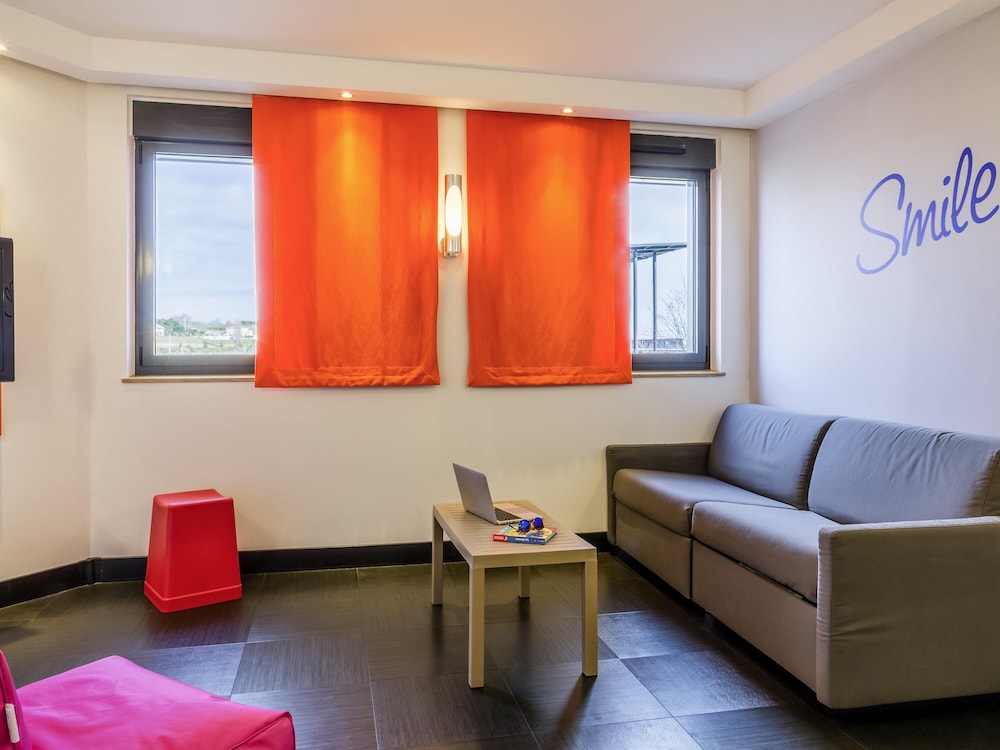 Ibis Styles Romans Valence Gare Tgv 35/71