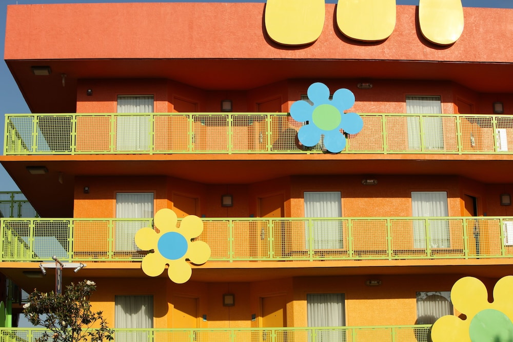 ディズニーズ ポップ センチュリー リゾート(Disneys Pop Century Resort) 写真1