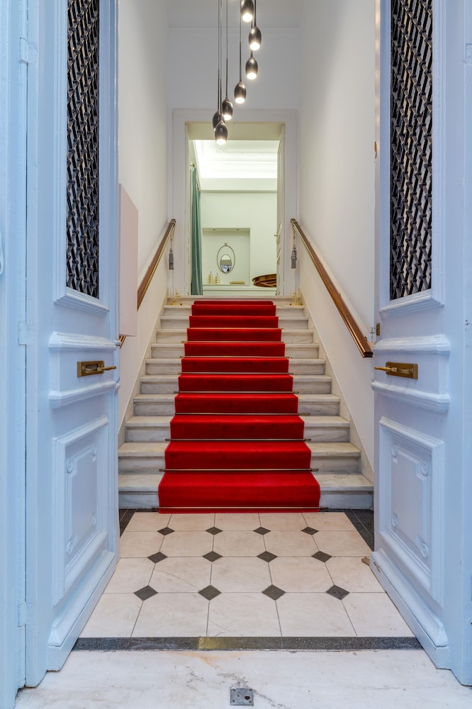 2Mazi Suites 2/47