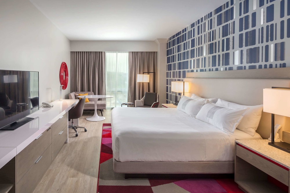The Summit Hotel 24/62