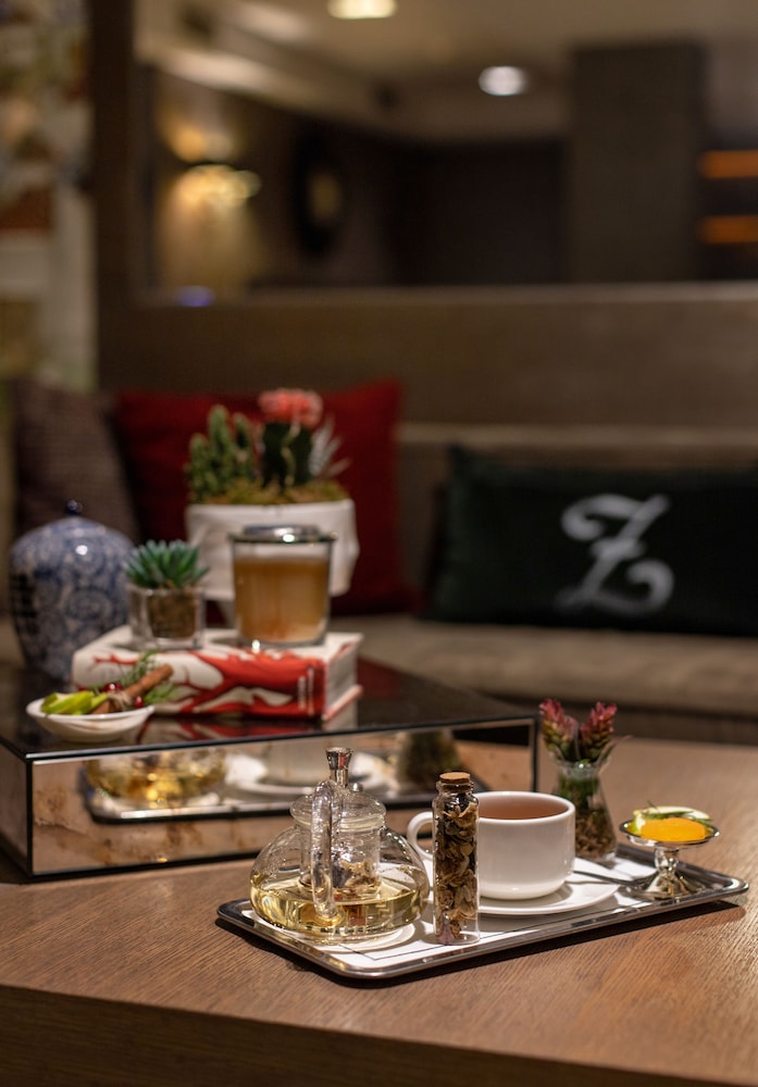 The New Hotel Zeybek 62/74