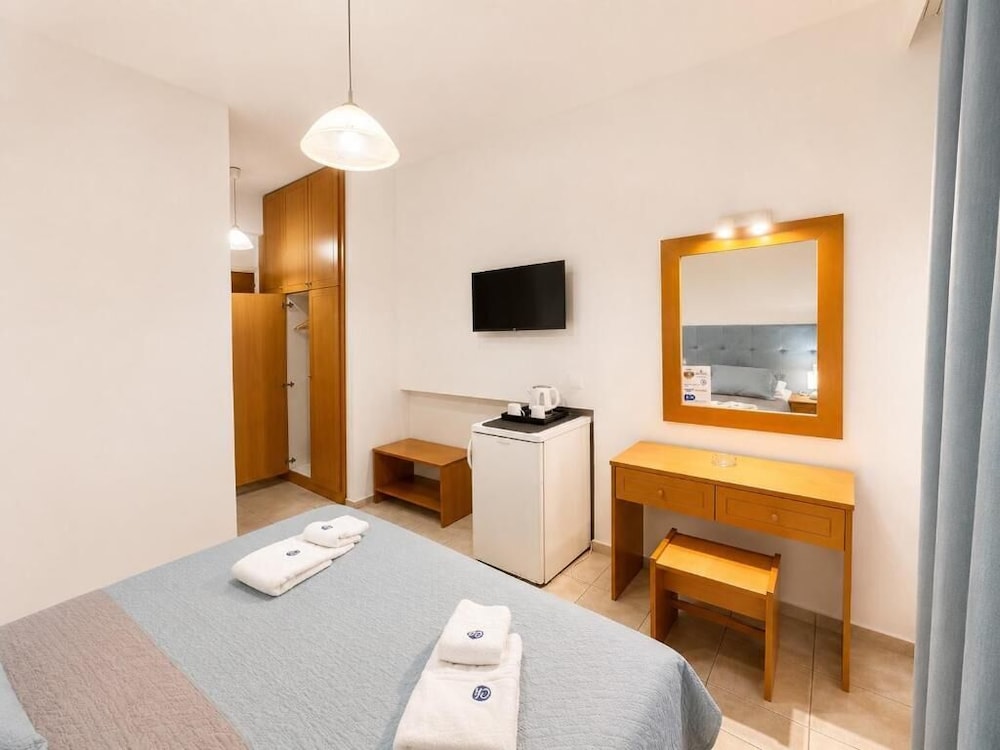 CASTRO HOTEL 47/58