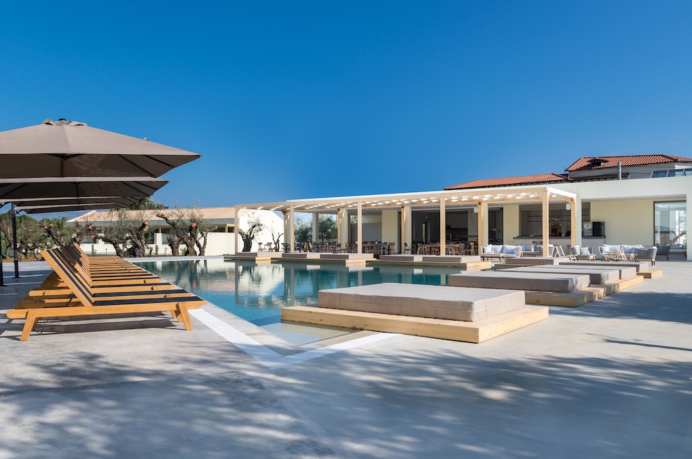 Tsamis Zante Suites 76/86