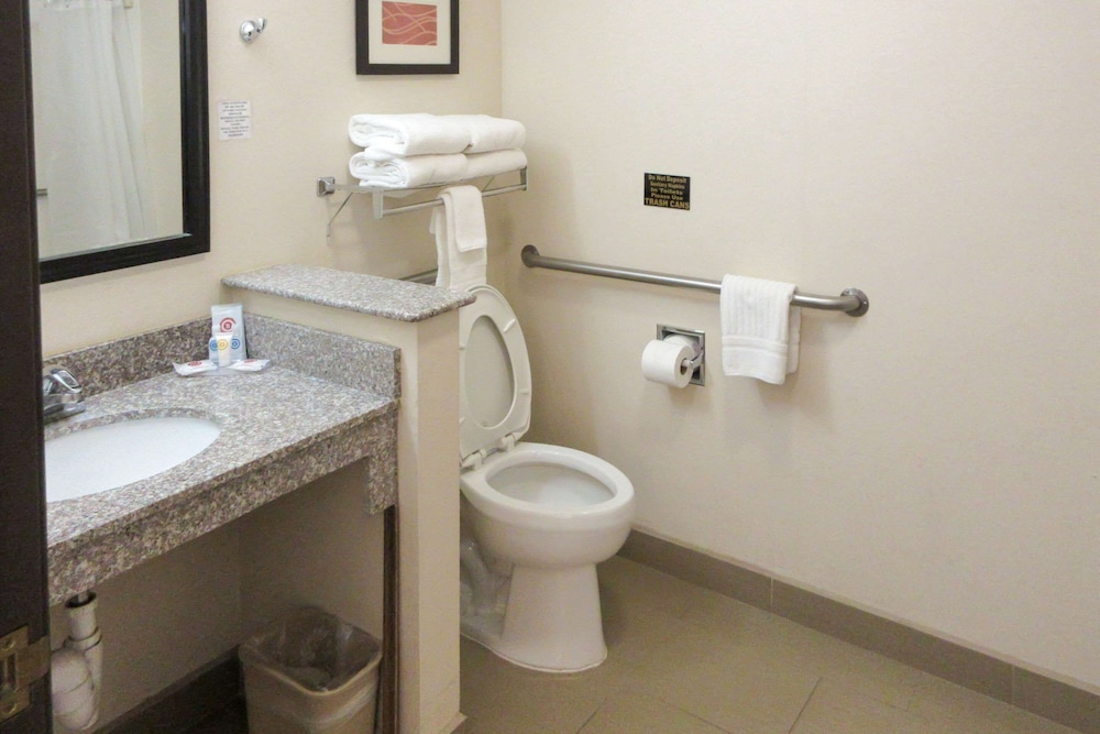 Comfort Inn Suites 29/75