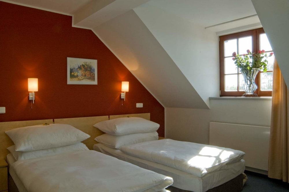 Hotel Chvalska Tvrz 17/68