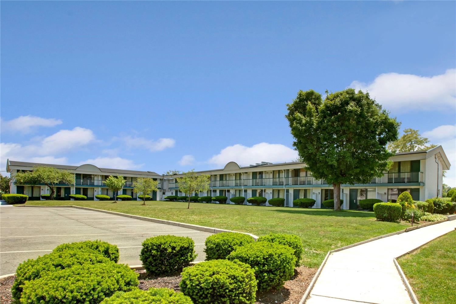 Days Inn By Wyndham Parsippany 22/23