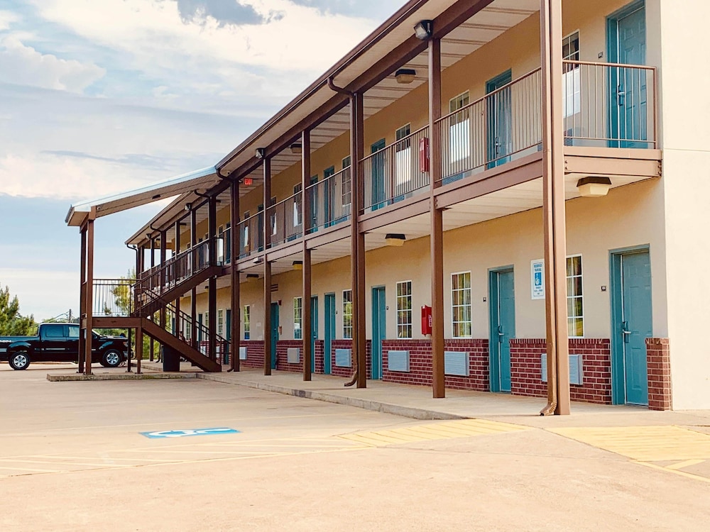 Weston Inn Suites 45/55