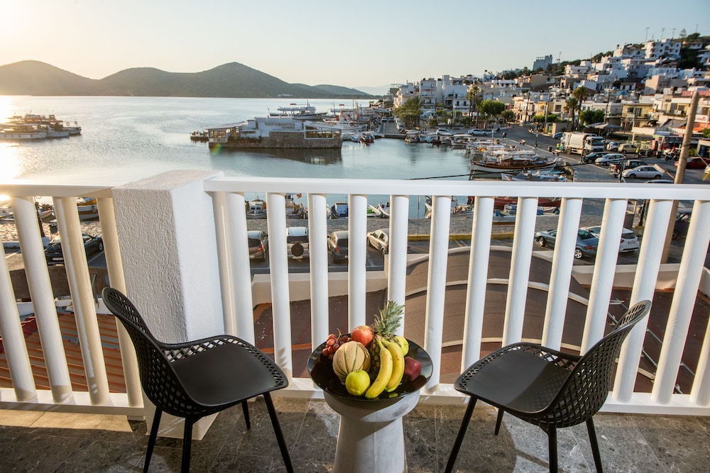 Kalypso Hotel 3/48