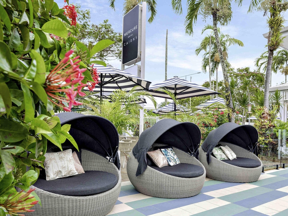 Mercure Cairns 60/64