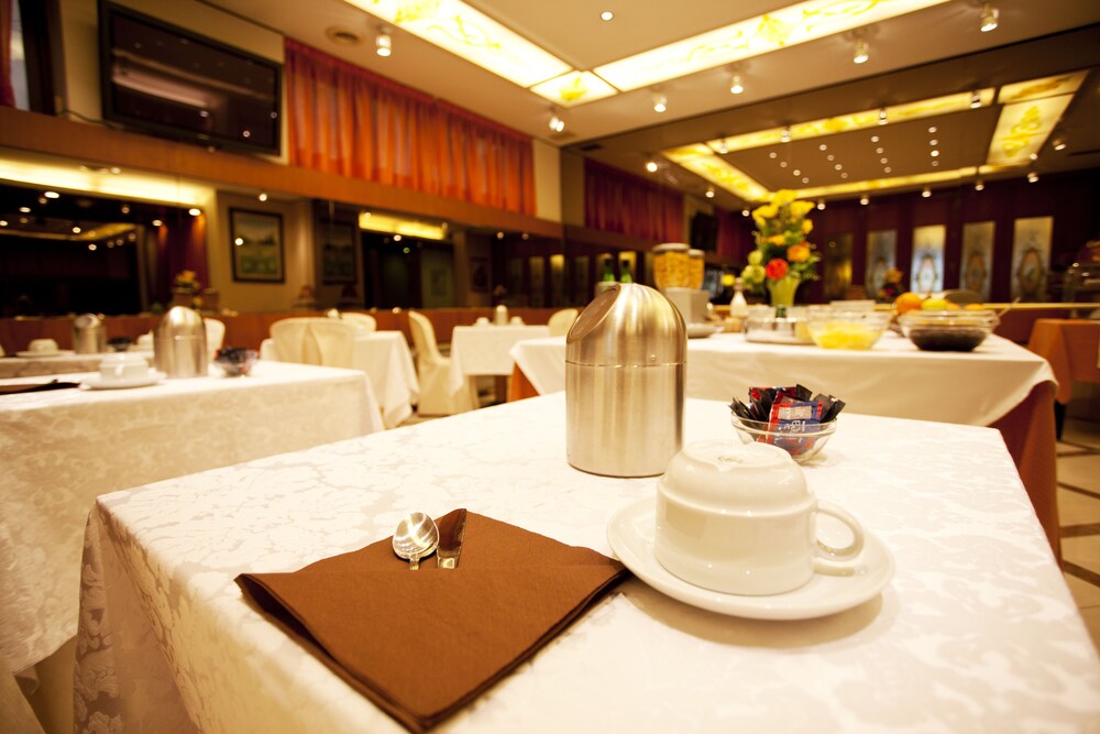 Augustus Hotel 21/29