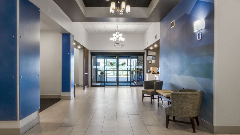 Holiday Inn Express Hotel & Suites Newton Sparta 25/44