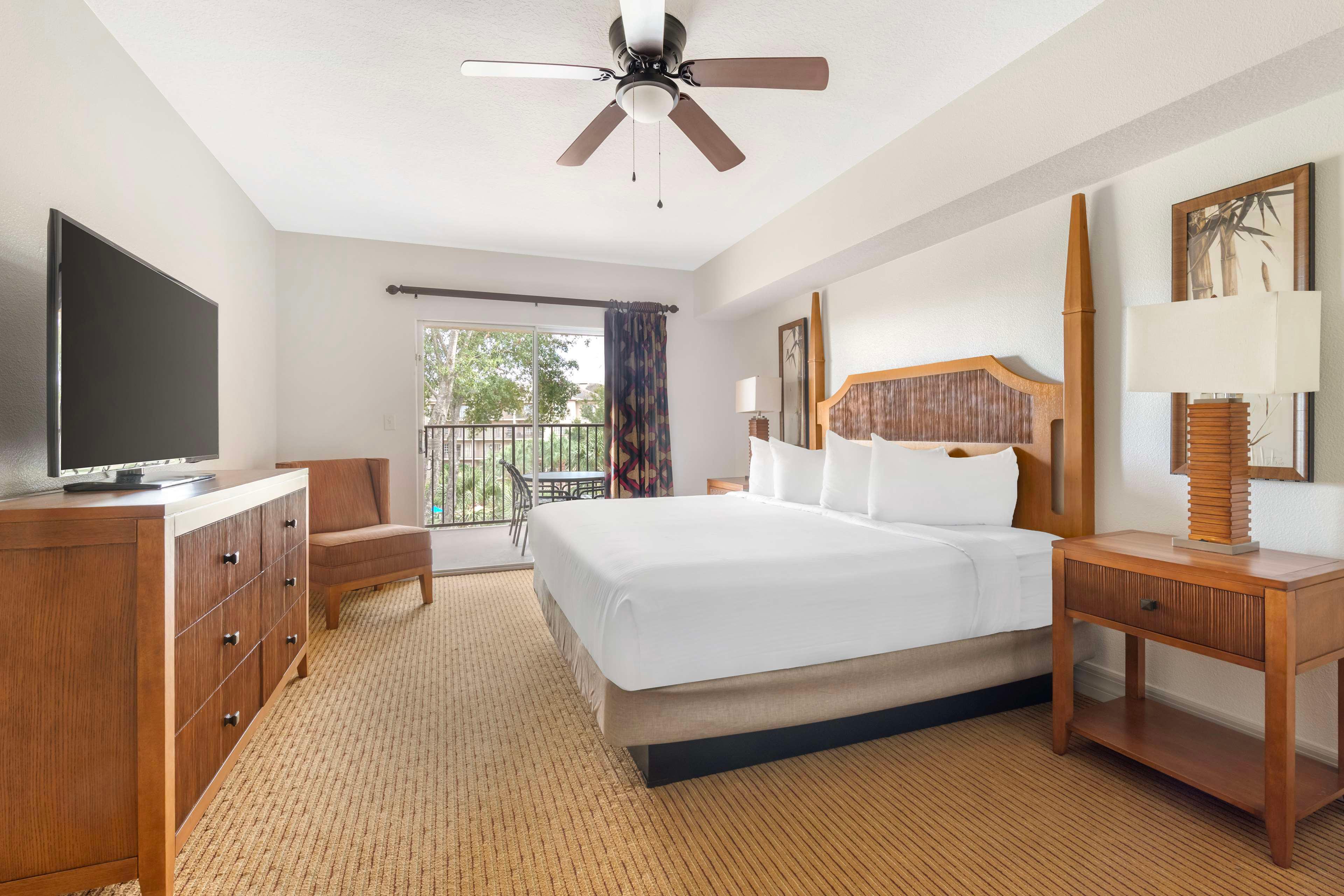 2 BEDROOMS, CONNECTING, SUITE, KING AND QUEEN BED