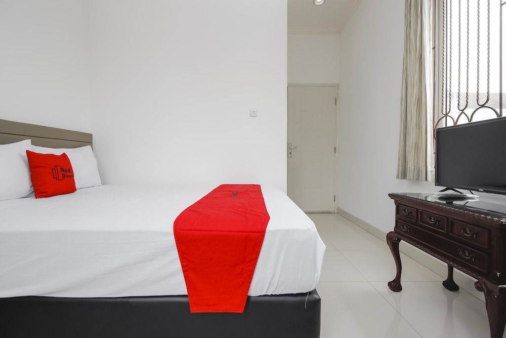 Reddoorz Permata Sari Karawaci 16/32