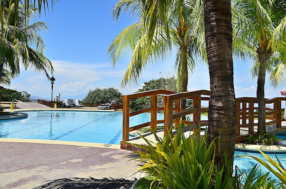 Thunderbird Resorts - Rizal 26/70