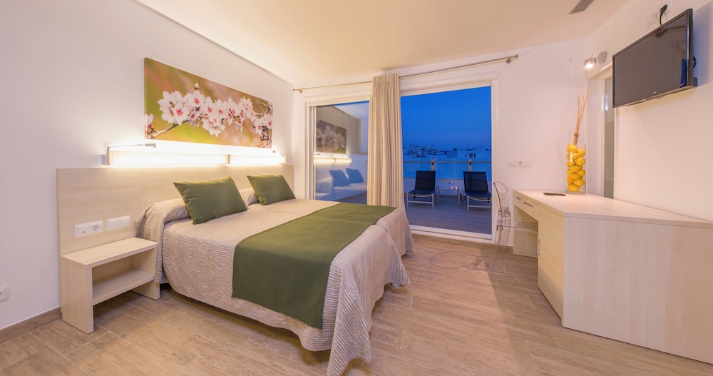 PREMIUM, DOUBLE BED, TERRACE