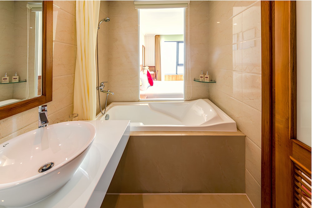Serene Beach Hotel Danang 68/69