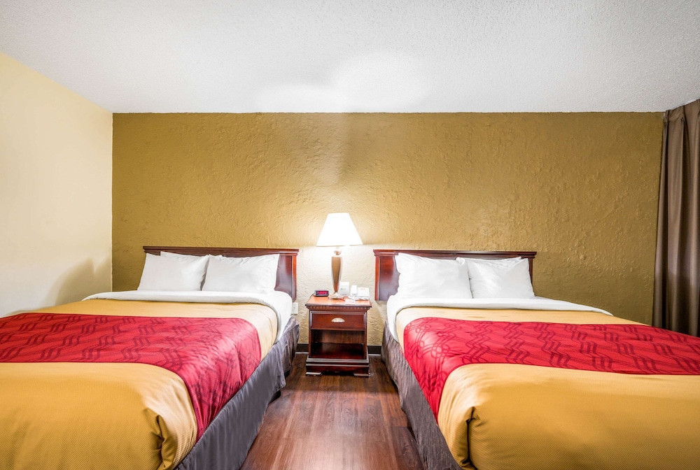 Econo Lodge Corinth 11/22