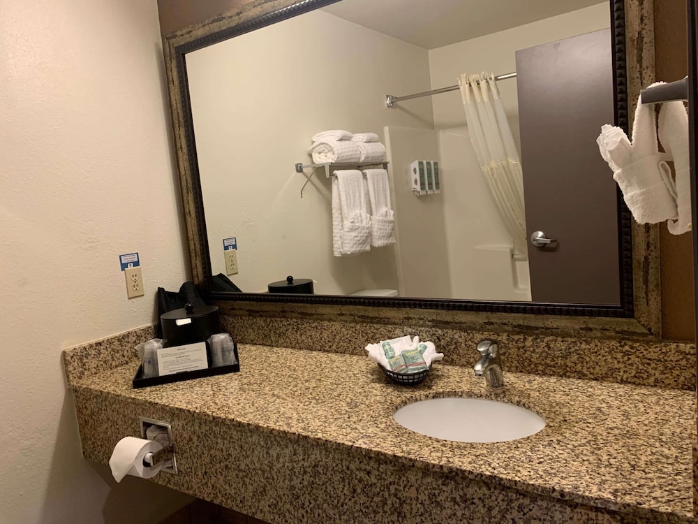 Best Western Woodburn 24/46
