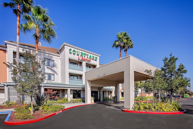 Courtyard By Marriott Oakland Airport 15/17