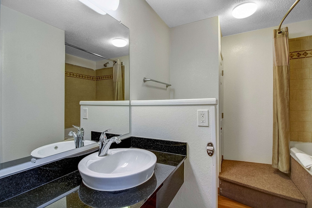 Motel 6 Charles Town Wv 23/60