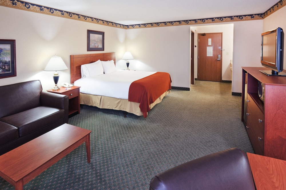 Holiday Inn Express Hotel And Suites Dallas Lewisville 35/69
