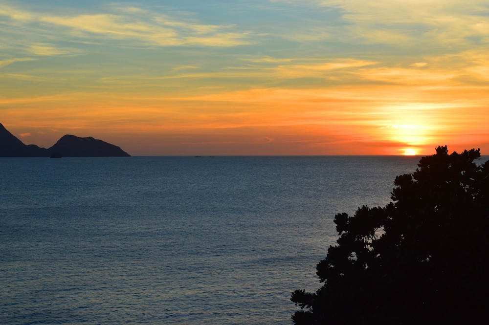 Cauayan Boutique Private Island 44/48
