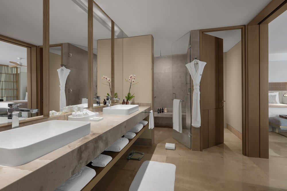 Grand Velas Boutique Hotel 102/104