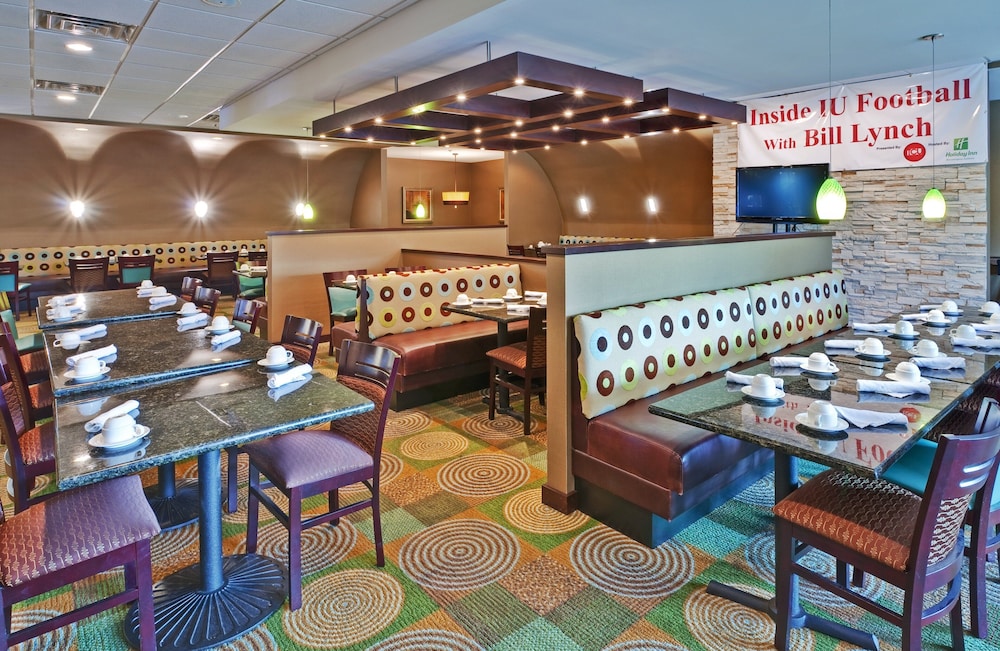 Holiday Inn Bloomington 40/53