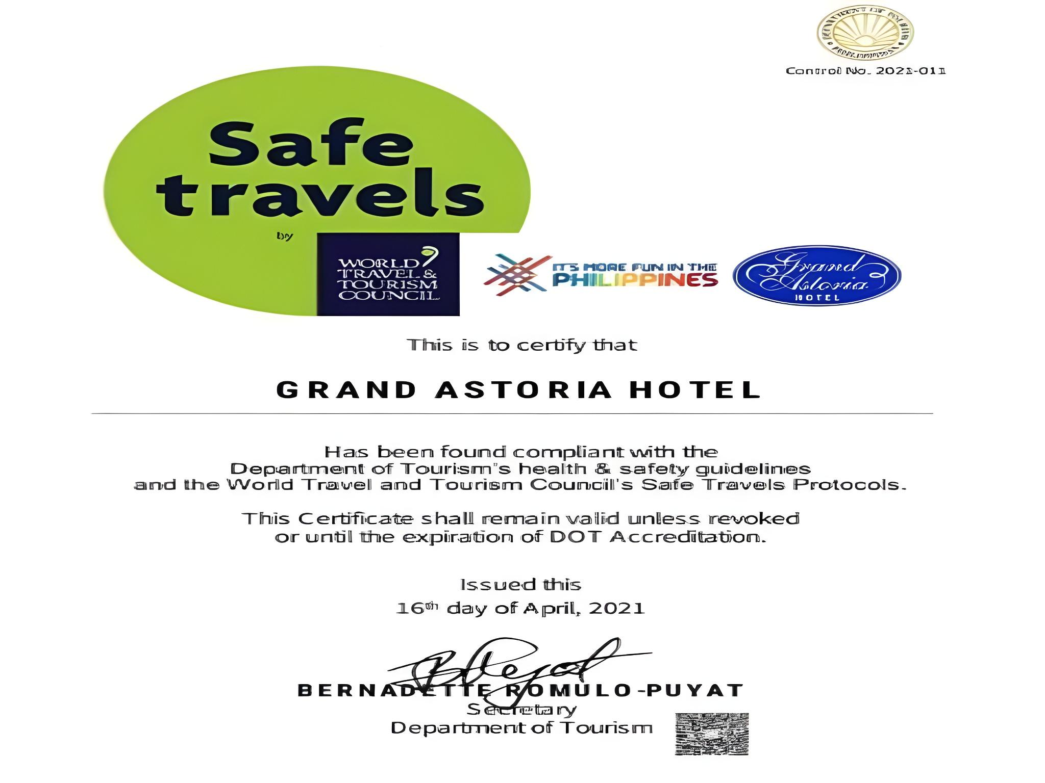 Grand Astoria Hotel 32/35