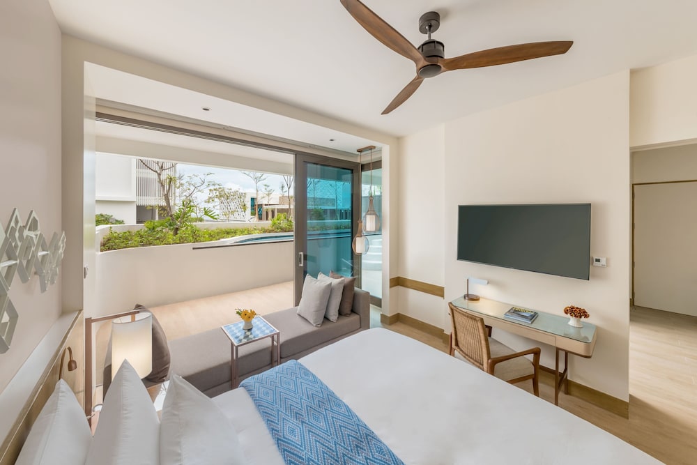 Crimson Resort & Spa Boracay 21/62