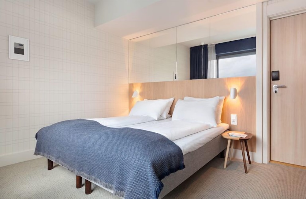 SUPERIOR, TWIN BEDS